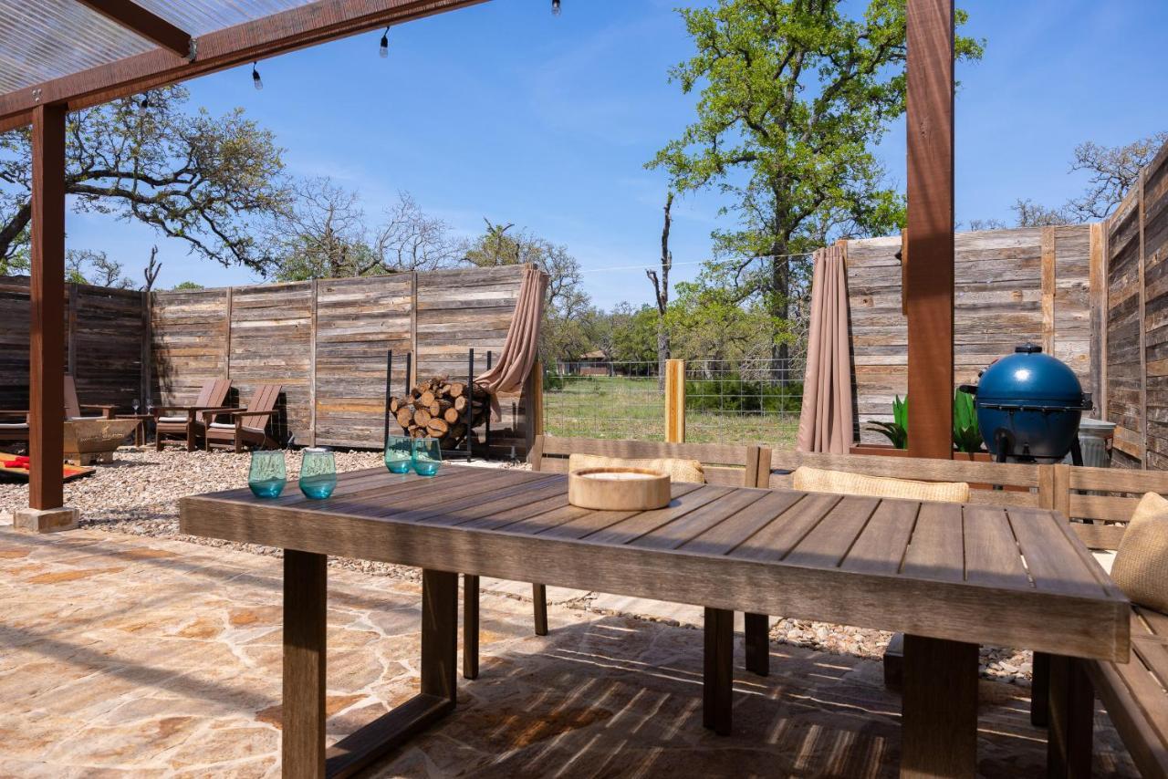 Romantic Tiny Luxury Retreat W Heated Pool, Sauna N Outdoor Shower In Wimberley 10 Acres Exterior foto