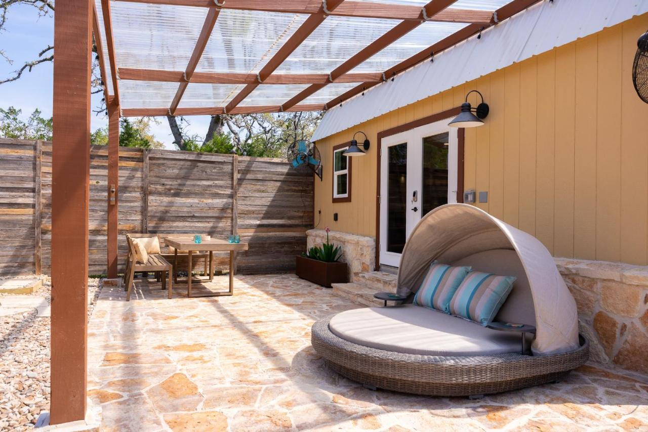 Romantic Tiny Luxury Retreat W Heated Pool, Sauna N Outdoor Shower In Wimberley 10 Acres Exterior foto