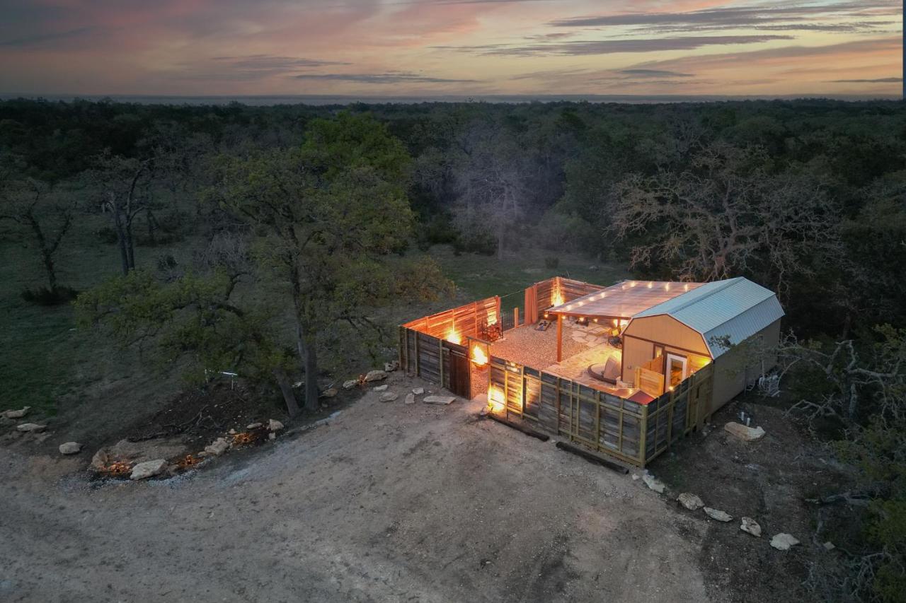 Romantic Tiny Luxury Retreat W Heated Pool, Sauna N Outdoor Shower In Wimberley 10 Acres Exterior foto